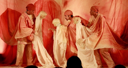 Rahasia Hidup oleh Papermoon Puppet Theater