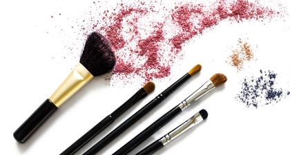 7 Kuas Makeup untuk Hasil Riasan Pro