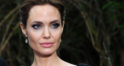 Angelina Jolie Berpisah dengan Pengacara Perceraiannya