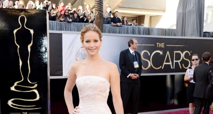 Lima Gaya Jennifer Lawrence di Karpet Merah