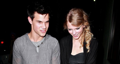 Busana Taylor Swift Tiru Mantan Pacar