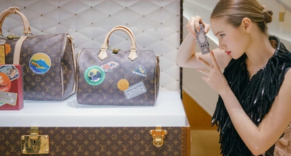 Bergaya ala Fashion Blogger Dengan Louis Vuitton