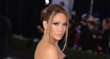 Jennifer Lopez akan Membuat Label Kosmetik? Simak Faktanya!