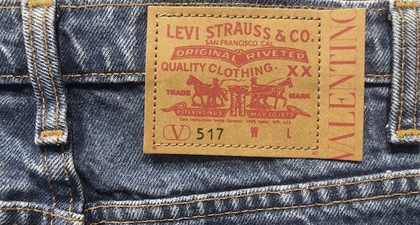 Kolaborasi Kejutan dari brand Valentino dan Levi's