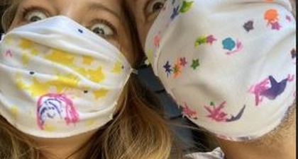 Ryan Reynolds & Blake Selfie Pakai Masker D.I.Y Anak Mereka