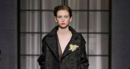 Schiaparelli Lansirkan Koleksi “Prêt-à-Couture