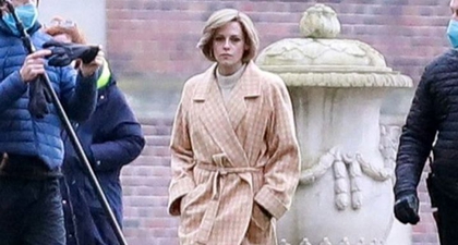 Kristen Stewart Kembali Perlihatkan Transformasi dengan Rambut Bob Khas Putri Diana untuk Film Spencer