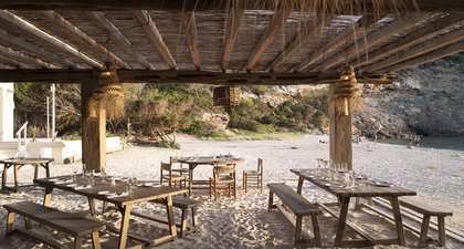 7 Tempat Mewah Terbaik untuk Bersantai di Ibiza