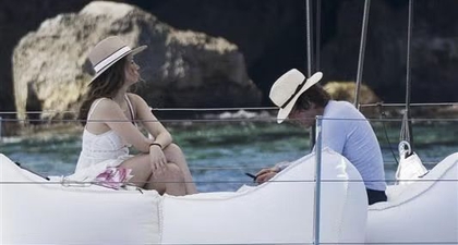 Tom Cruise dan Ana de Armas Nikmati Waktu Bersantai di Atas Yacht di Spanyol
