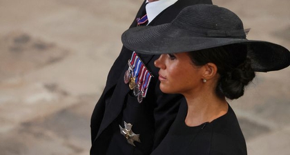 Cara Pangeran Harry dan Meghan Markle Saling Menghibur Satu Sama Lain di Pemakaman Ratu Elizabeth II