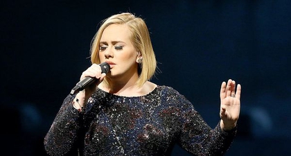 Adele Bagikan Preview Lagunya "Easy on Me" di Live Instagram Pertamanya