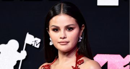 Selena Gomez Tampak Khawatir Saat Penampilan Olivia di VMAs