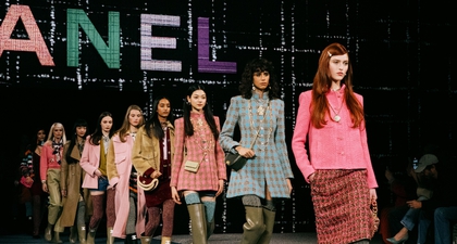 5 Fakta di Balik Panggung Chanel Fall/Winter 2022 Yang Serba Tweed