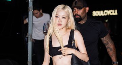 Rosé Tampil Unik dengan Mengenakan Dua Celana yang Ditata Secara Menumpuk 