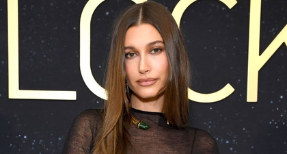 Hailey Bieber Terlihat Sangat Memesona Dalam Balutan Naked Dress