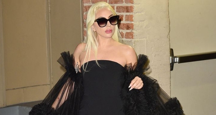 Lady Gaga Tampilan dalam Balutan Tulle Minidress yang Memancarkan Aura Dramatis