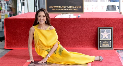Michelle Yeoh Bersinar dalam Balutan Kuning Sunflower saat Menerima Bintang Hollywood-nya