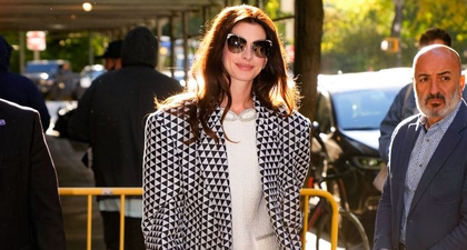 Anne Hathaway Berganti Busana Sebanyak Empat Kali dalam Satu Hari