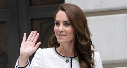 Putri Kate Middleton Menghadiri Acara di London dengan Blazer Wol Putih dan Rok Maxi yang Semilir