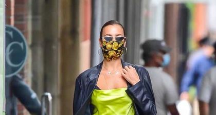 Irina Shayk Cerahkan Kota New York Dalam Balutan Kamisol Warna Kuning Neon