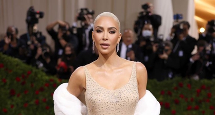 Kim Kardashian Membeli Kalung Salib Ikonis Milik Putri Diana