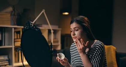 Manfaat Pakai Sunscreen Malam Hari untuk Kulit Lebih Terawat