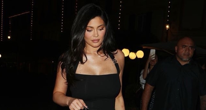 Kylie Jenner Mengambil Inspirasi Gaya dari Kim Kardashian dengan Mengenakan Catsuit Balenciaga