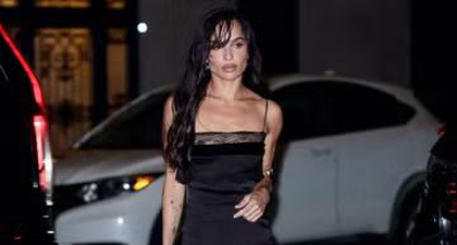 Gaya Zo&euml; Kravitz Beri Sentuhan Cool-Girl pada Little Black Dress