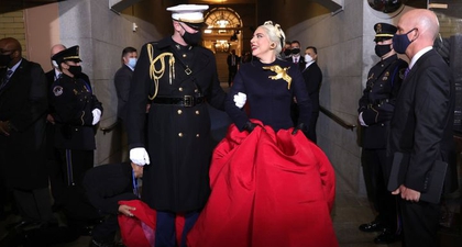 Intip Penampilan Lady Gaga yang Kenakan Busana Rancangan Schiaparelli Haute Couture saat Tampil di Acara Pelantikan Joe-Kamala