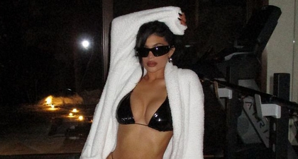 Kylie Jenner Tampil Menjadi Snow Bunny yang Glamor dengan Bikini dan Fuzzy Boots