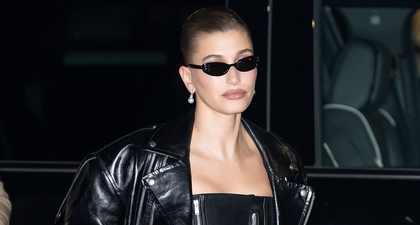 Hailey Bieber Terima Penghargaan Beauty Innovator dengan Gaya Andalan Khasnya