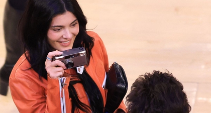 Kylie Jenner Bagikan Hasil Foto dari Kamera Analog Saat Kencan dengan Timothée Chalamet