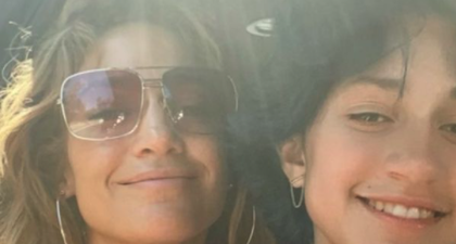 J.Lo Berbagi Selfie di Bawah Terik Matahari dengan Putrinya, Emme