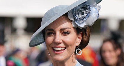 Kate Middleton Memancarkan Sinar Berwarna Biru di Acara Pesta Kebun di Istana Buckingham