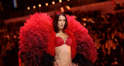 Bella Hadid Kembali Meriahkan Panggung Fashion Show Victoria's Secret 2024