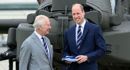 Raja Charles III dan Pangeran William Saling Tersenyum di Satu Momen