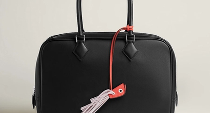 Percantik Tampilan dengan 4 Rekomendasi Bag Charm Elegan Ini