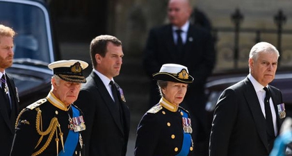 Empat Anak Ratu Elizabeth Berjalan Di Belakang Peti Matinya Setelah Prosesi Pemakaman