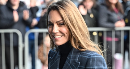 Putri Kate Sambut Cuaca Dingin dengan Mantel dan Anting Milik Putri Diana