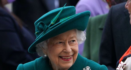 Ratu Elizabeth Berbicara Secara Publik tentang Pangeran Philip Untuk Pertama Kalinya Sejak Kematiannya