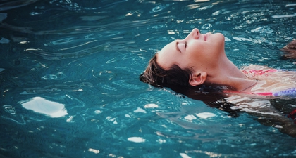 5 Hal yang Harus Dilakukan Sebelum Berenang