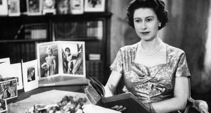 42 Foto-Foto Meriah Ratu Elizabeth II Rayakan Natal dari Masa Ke Masa