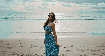 Inspirasi Berbusana Saat ke Pantai dari Alyssa Daguise: Kenakan Two-Piece Dress