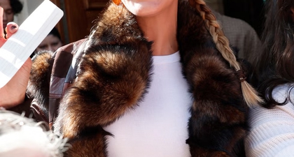 Bella Hadid Kembali Tampil Bekilau di Paris Fashion Week dengan Jaket Patchwork