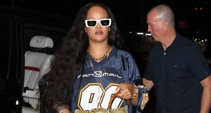 Kecerdikan Rihanna Membuat Jersey Bola Oversized yang Dipasangkan dengan Clogs Terlihat Bagus
