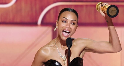 Perdana! Zoe Saldana Bawa Pulang Piala Golden Globe untuk Perannya di Film Emilia P&eacute;rez