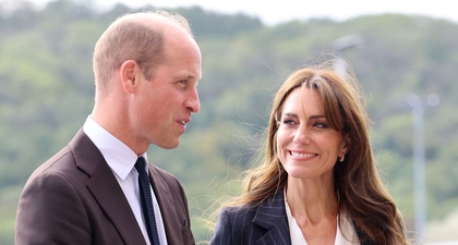 Pangeran William dan Putri Kate Tampil Serasi dengan Setelan Jas Biru Tua