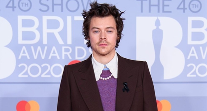 Twitter Ramai, Semua Berduka Atas Harry Styles yang Kini Sudah Tak Sendiri