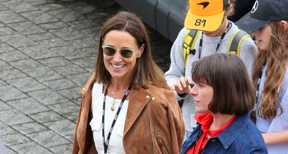 Pippa Middleton Terlihat Sangat Modis dalam Gaun Putih dan Gaya Rambut Bob di Grand Prix Inggris