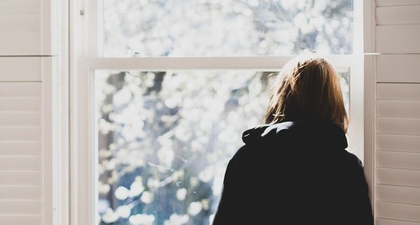 Kenali Cara Membedakan antara Sedang Depresi dan Merasa Sedih Saja